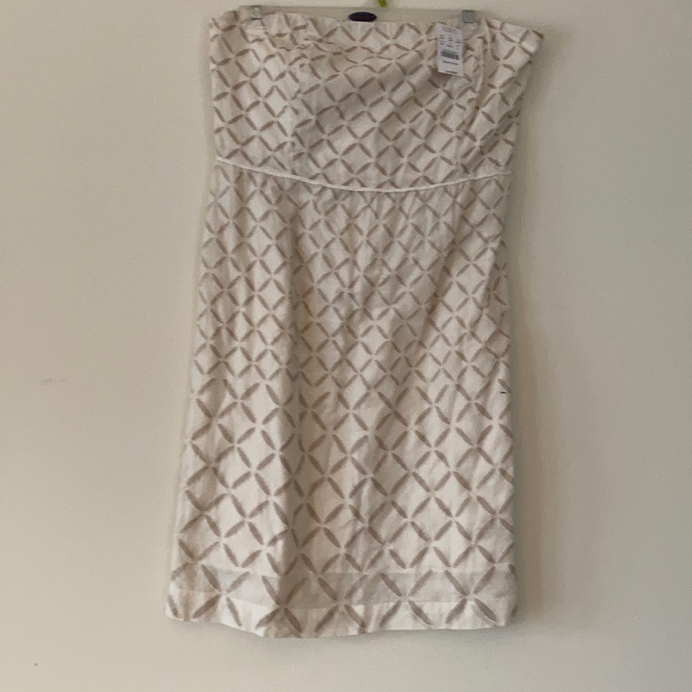 Women’s strapless dress